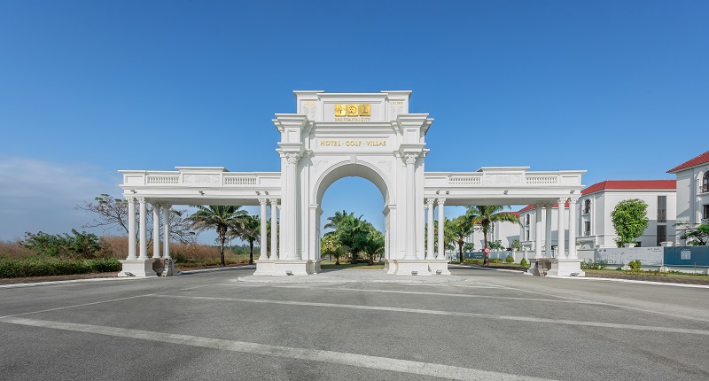 Cổng vào dự án đã được xây dựng hoàn thiện